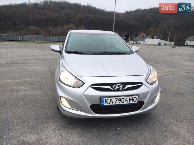 Седан Hyundai Accent 2012 в Обухове