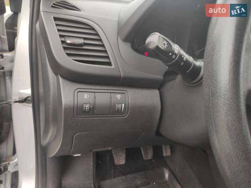 Седан Hyundai Accent 2012 в Обухове