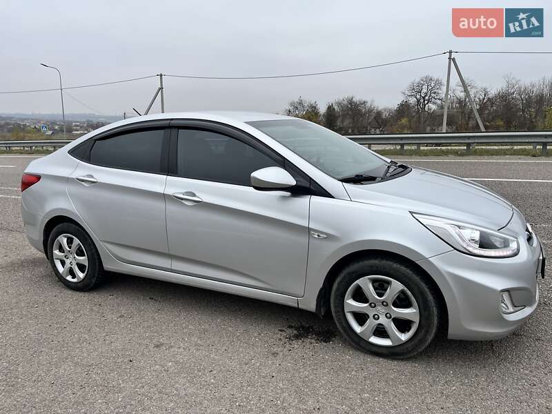 Седан Hyundai Accent 2013 в Дніпрі