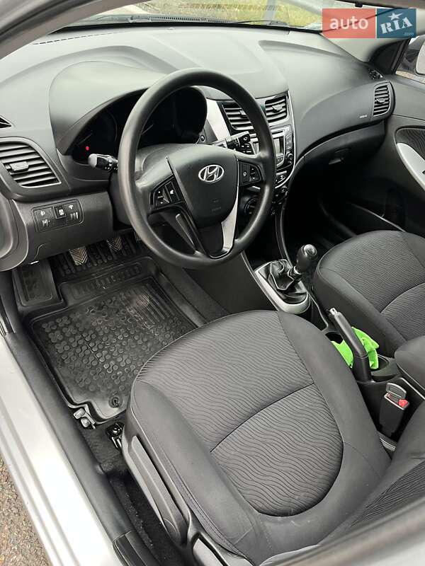 Седан Hyundai Accent 2013 в Дніпрі