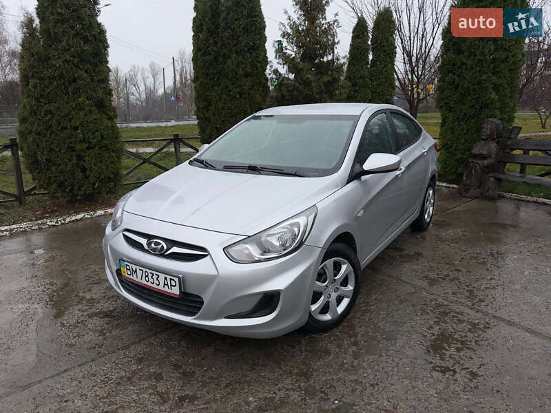 Седан Hyundai Accent 2011 в Сумах