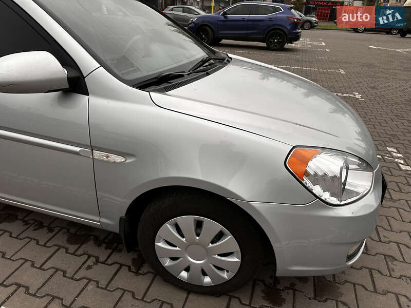 Седан Hyundai Accent 2008 в Кривом Роге