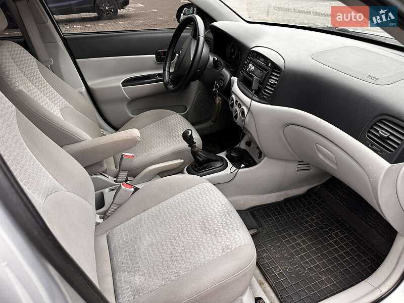 Седан Hyundai Accent 2008 в Кривом Роге