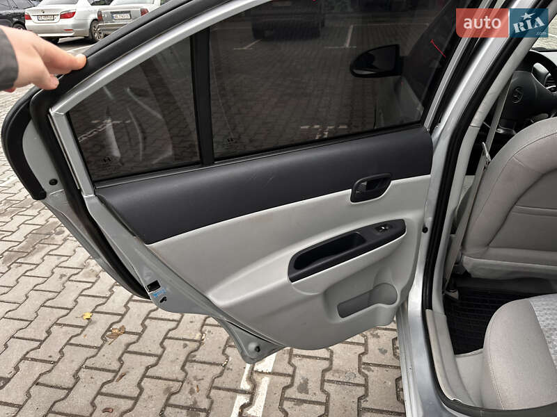 Седан Hyundai Accent 2008 в Кривом Роге