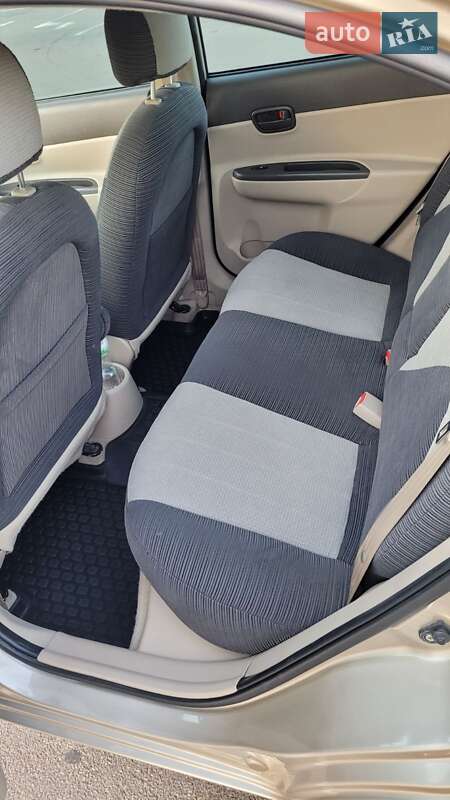 Седан Hyundai Accent 2008 в Ірпені