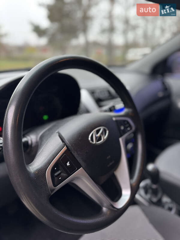Седан Hyundai Accent 2013 в Дергачах фото 18 Седан Hyundai Accent 2013 в Дергачах