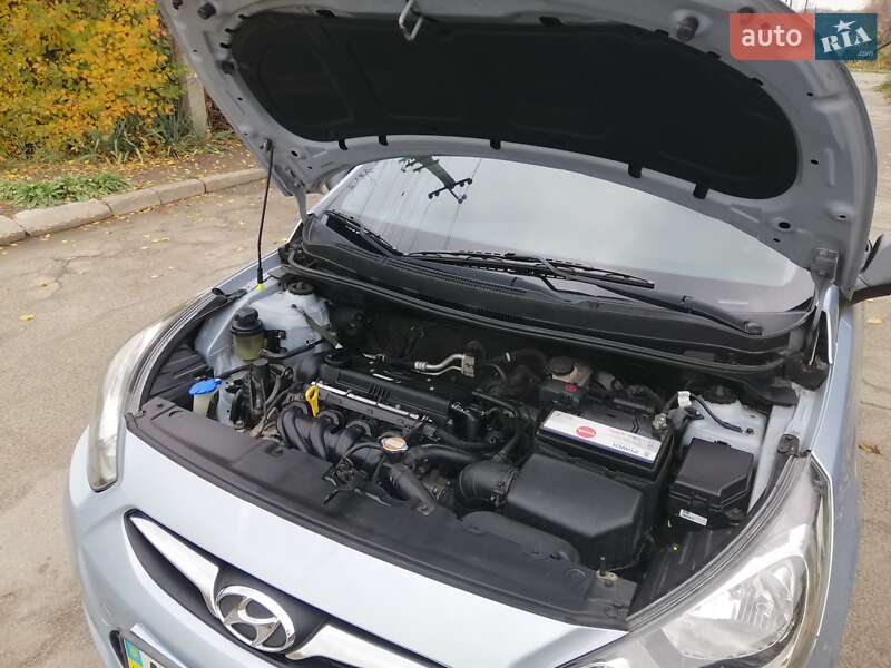 Седан Hyundai Accent 2012 в Запоріжжі