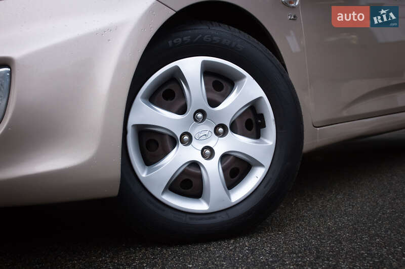 Седан Hyundai Accent 2012 в Киеве