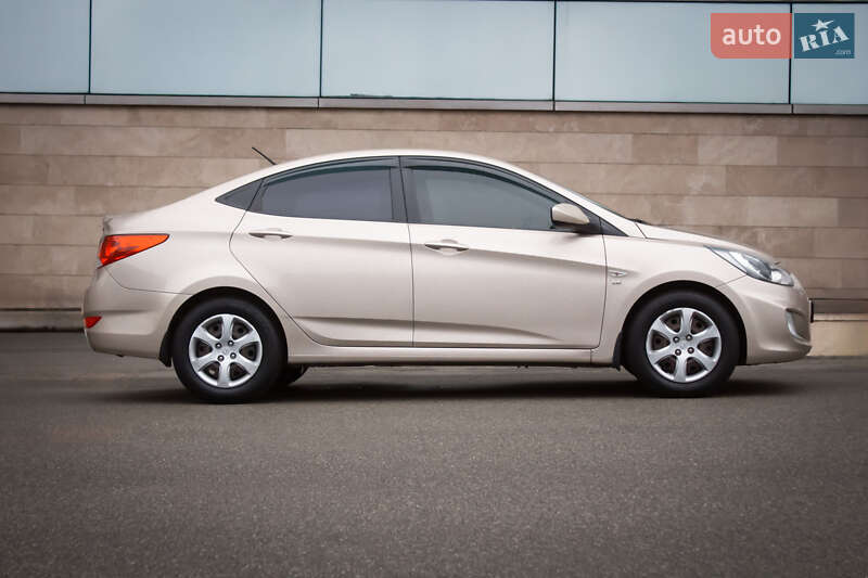 Седан Hyundai Accent 2012 в Киеве