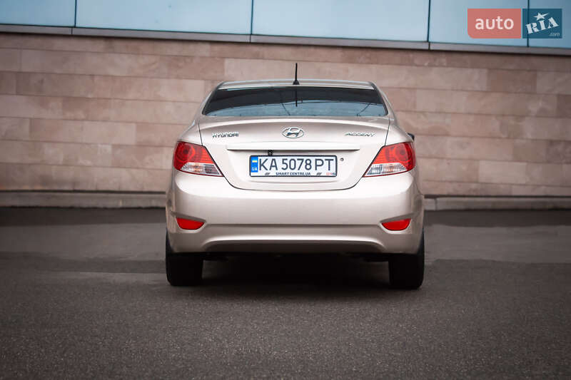 Седан Hyundai Accent 2012 в Киеве