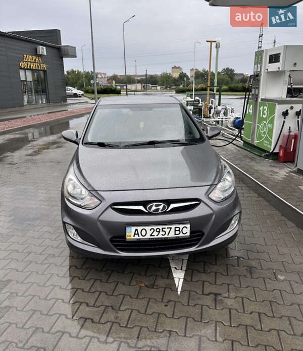 Hyundai Accent 2012 Hyundai Accent 2012