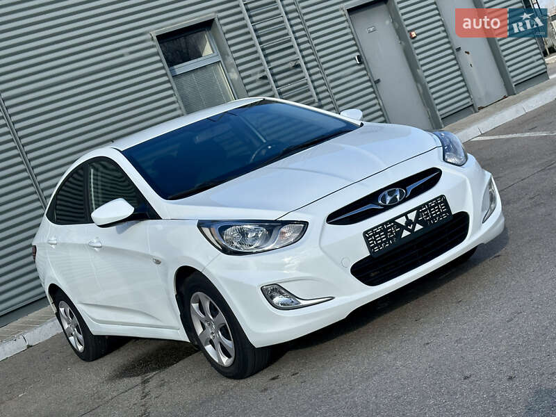 Седан Hyundai Accent 2013 в Дніпрі фото 7 Седан Hyundai Accent 2013 в Дніпрі