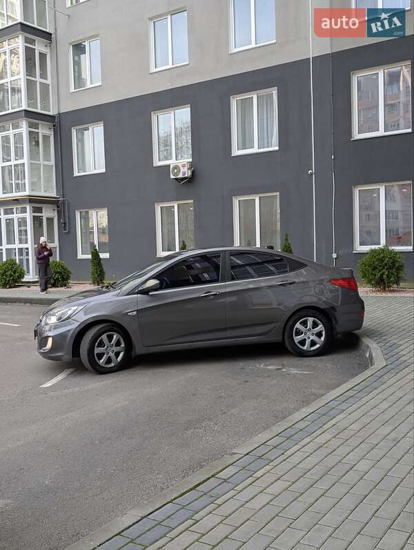 Седан Hyundai Accent 2011 в Чернігові фото 4 Седан Hyundai Accent 2011 в Чернігові