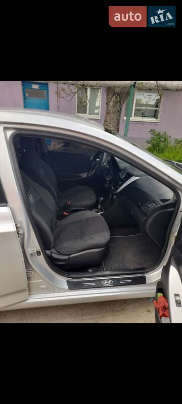 Седан Hyundai Accent 2012 в Києві