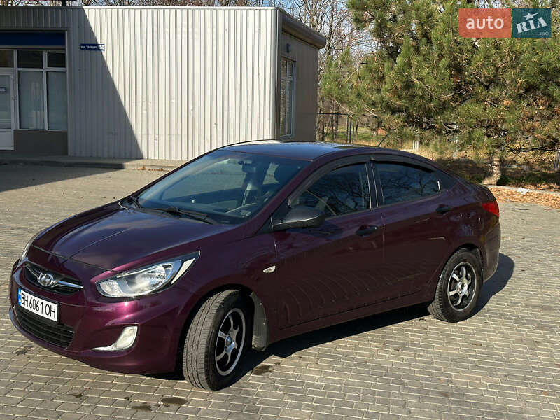 Седан Hyundai Accent 2013 в Николаеве