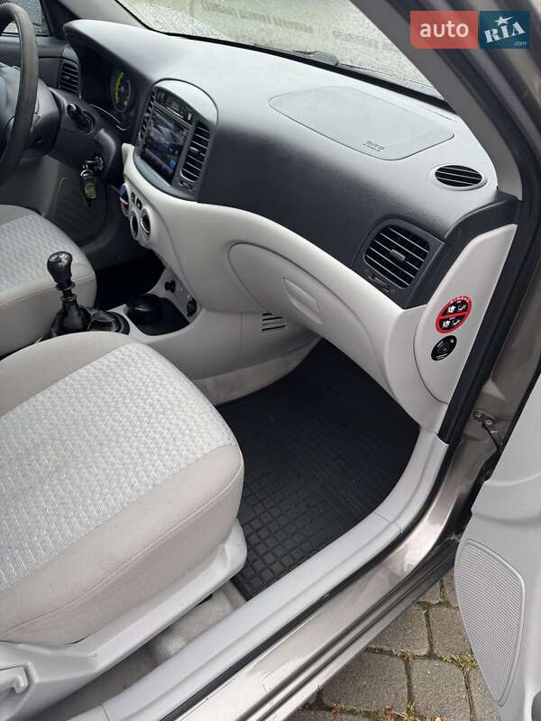 Седан Hyundai Accent 2008 в Ивано-Франковске