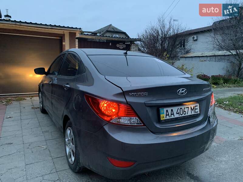 Hyundai Accent 2012 Hyundai Accent 2012