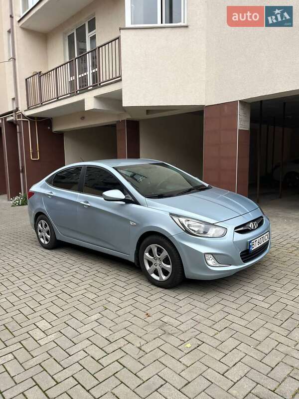 Hyundai Accent 2012 Hyundai Accent 2012