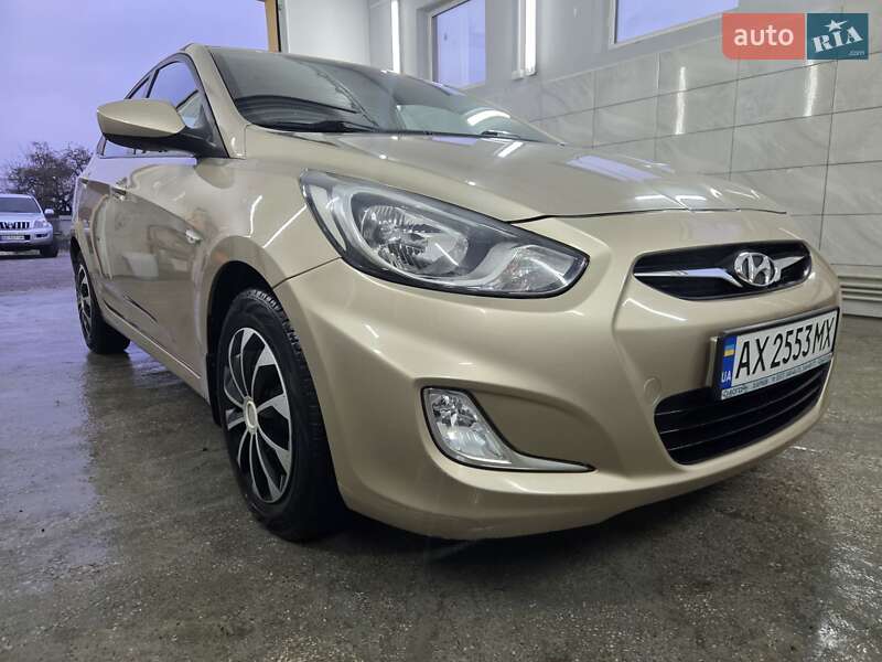 Седан Hyundai Accent 2012 в Краснограде фото 6 Седан Hyundai Accent 2012 в Краснограде