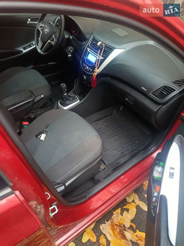 Хэтчбек Hyundai Accent 2013 в Киеве