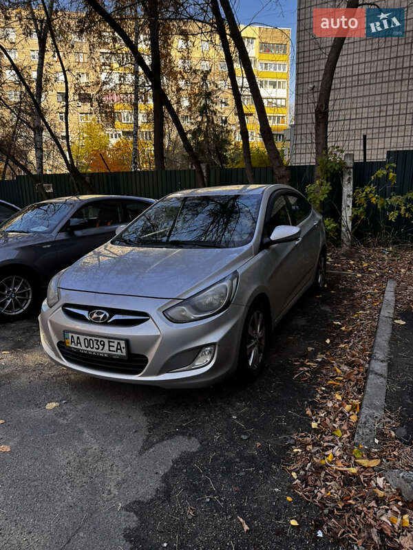 Седан Hyundai Accent 2013 в Киеве фото 5 Седан Hyundai Accent 2013 в Киеве