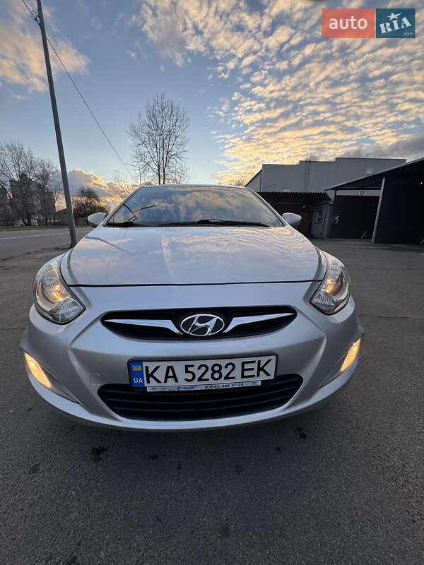 Hyundai Accent 2012 Hyundai Accent 2012