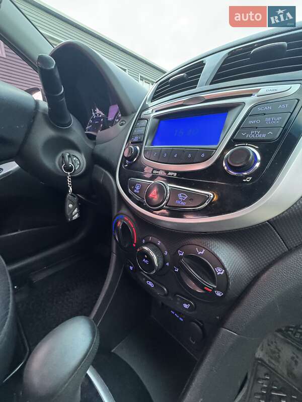 Седан Hyundai Accent 2012 в Киеве