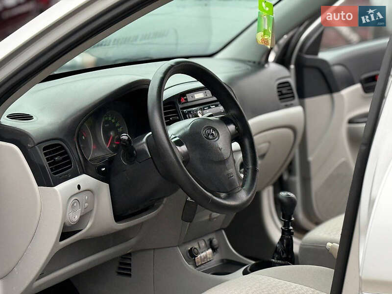 Седан Hyundai Accent 2007 в Днепре
