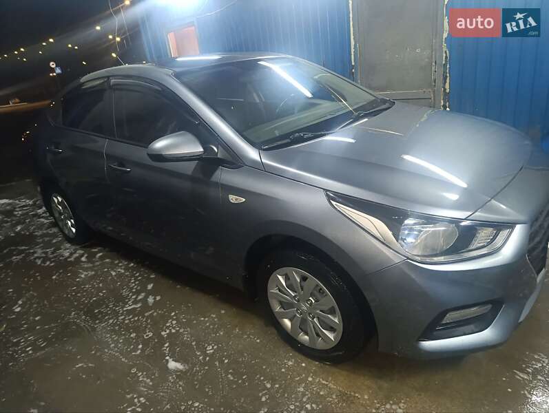 Седан Hyundai Accent 2017 в Киеве