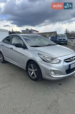 Седан Hyundai Accent 2013 в Корсуне-Шевченковском