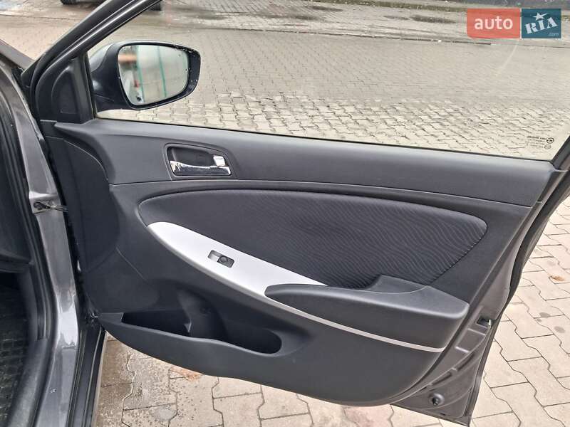 Седан Hyundai Accent 2011 в Яворове фото 7 Седан Hyundai Accent 2011 в Яворове