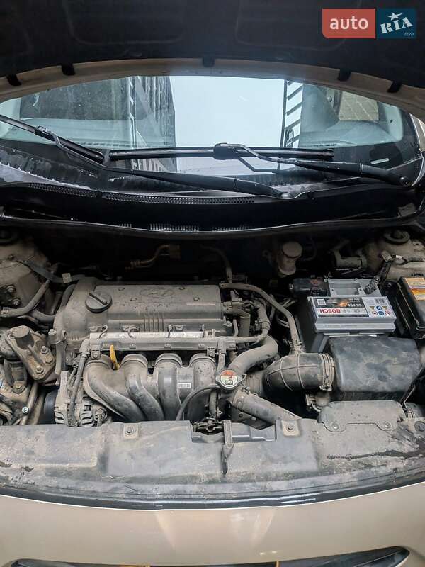 Седан Hyundai Accent 2013 в Ивано-Франковске