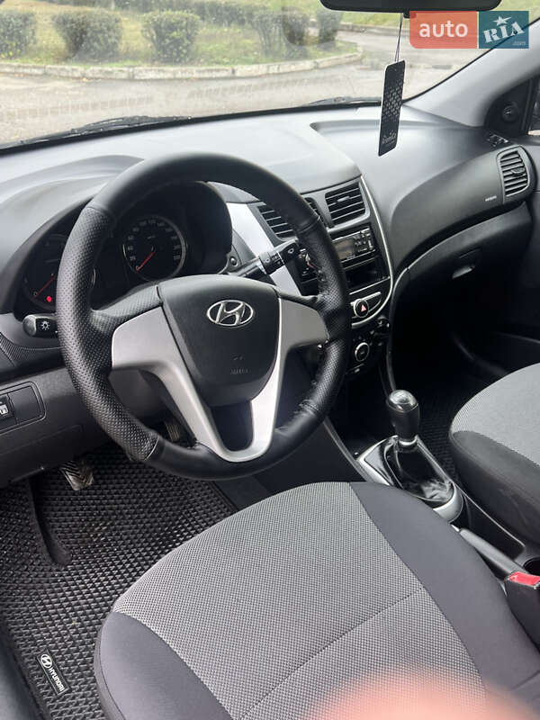 Седан Hyundai Accent 2012 в Лозовій фото 9 Седан Hyundai Accent 2012 в Лозовій