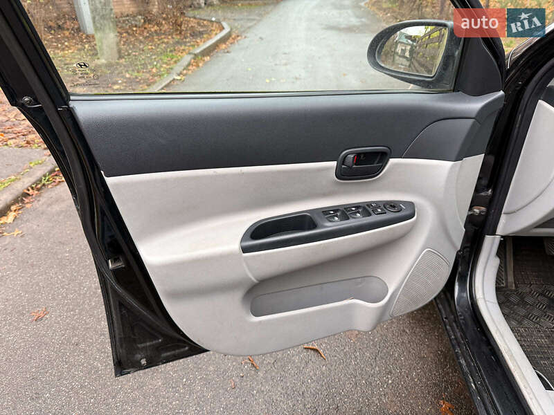 Седан Hyundai Accent 2008 в Киеве