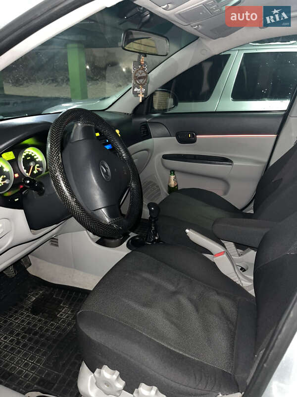 Седан Hyundai Accent 2008 в Львове