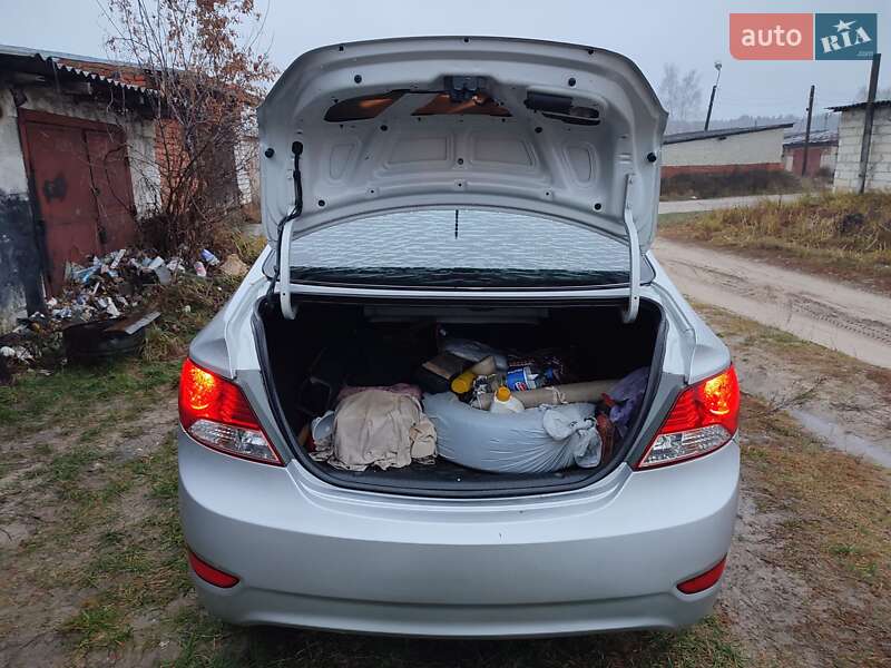 Седан Hyundai Accent 2011 в Шостке