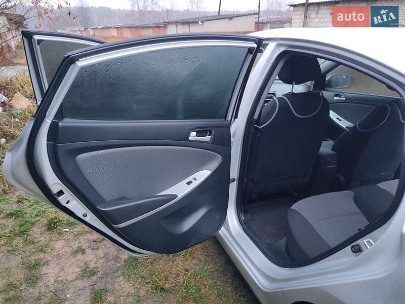 Седан Hyundai Accent 2011 в Шостке