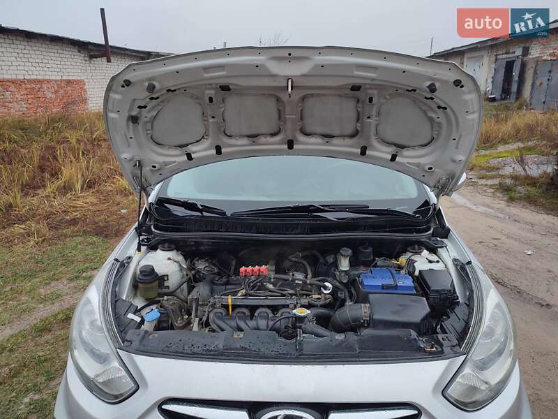 Седан Hyundai Accent 2011 в Шостке