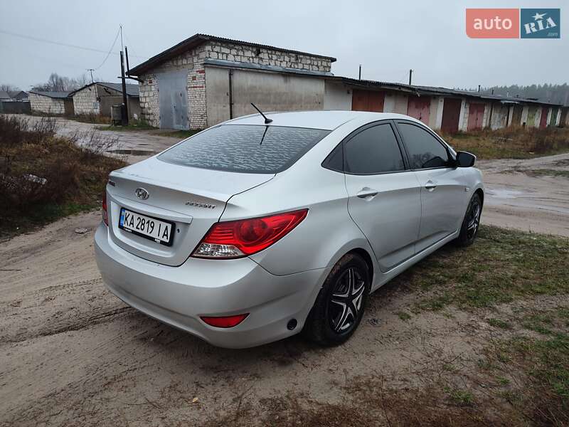 Седан Hyundai Accent 2011 в Шостке