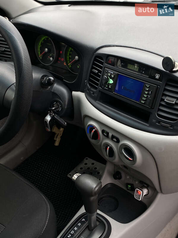 Седан Hyundai Accent 2008 в Николаеве