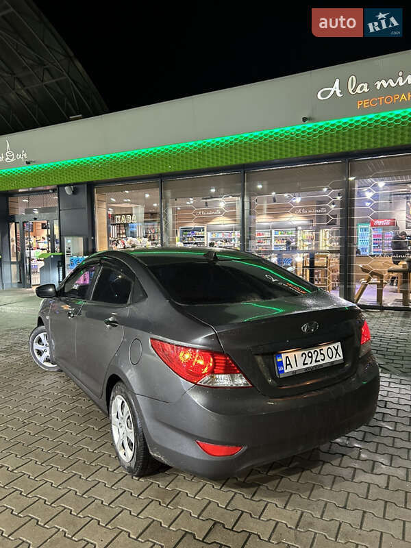 Седан Hyundai Accent 2013 в Макарове