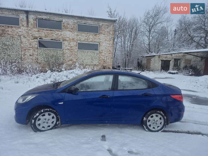 Седан Hyundai Accent 2011 в Нововолинську