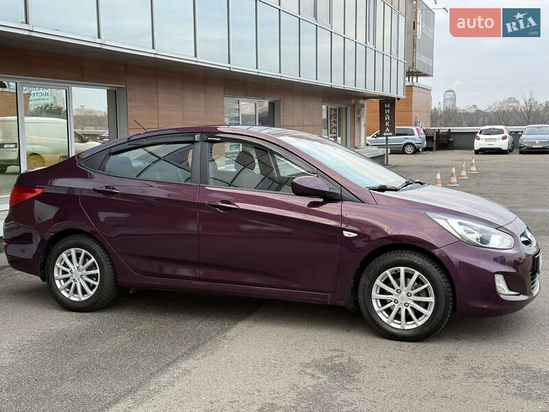 Седан Hyundai Accent 2012 в Киеве