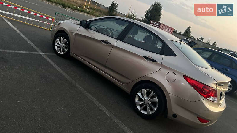 Седан Hyundai Accent 2013 в Житомирі