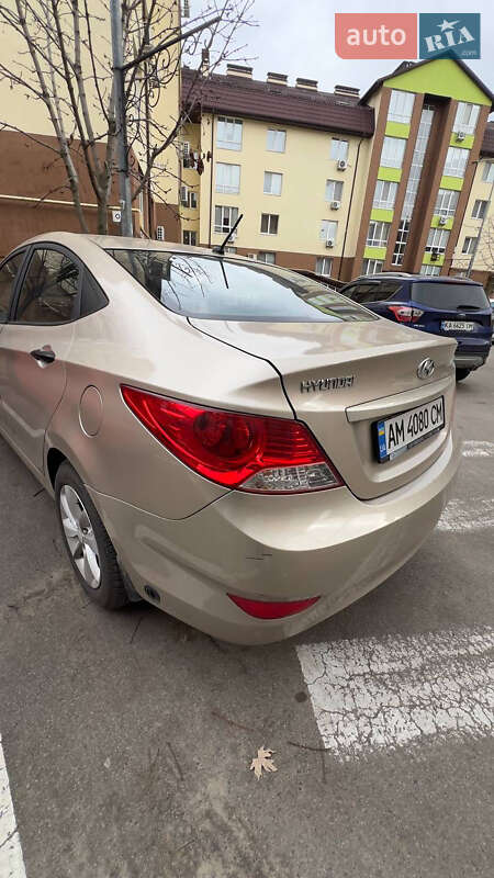 Седан Hyundai Accent 2013 в Житомирі
