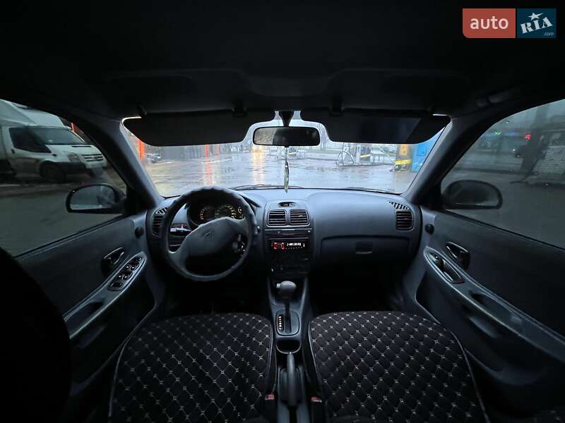 Седан Hyundai Accent 2002 в Харкові
