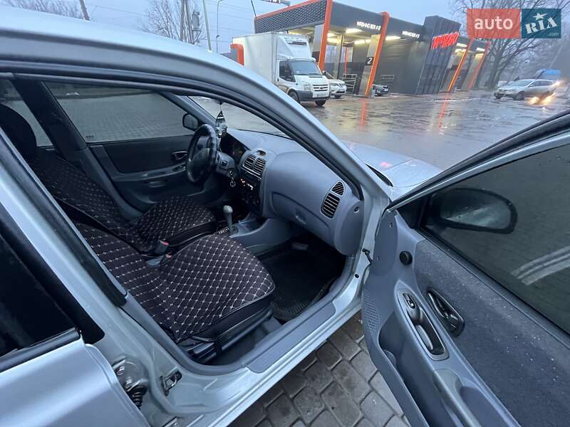 Седан Hyundai Accent 2002 в Харкові