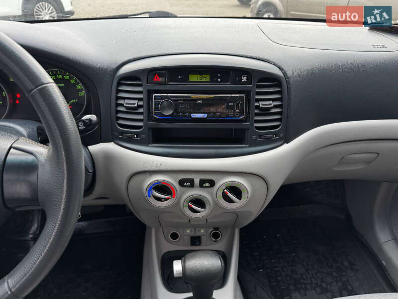 Седан Hyundai Accent 2007 в Днепре