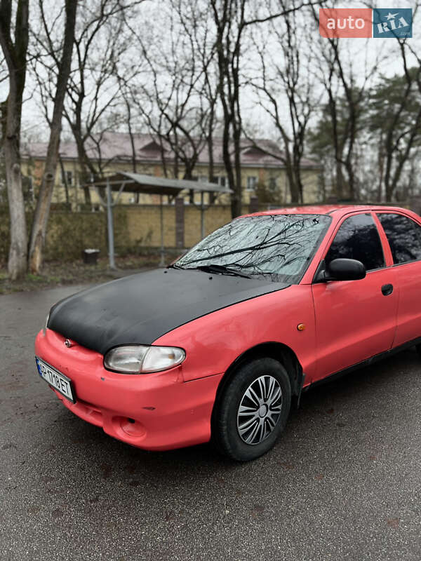 Ліфтбек Hyundai Accent 1995 в Новомосковську фото 4 Ліфтбек Hyundai Accent 1995 в Новомосковську