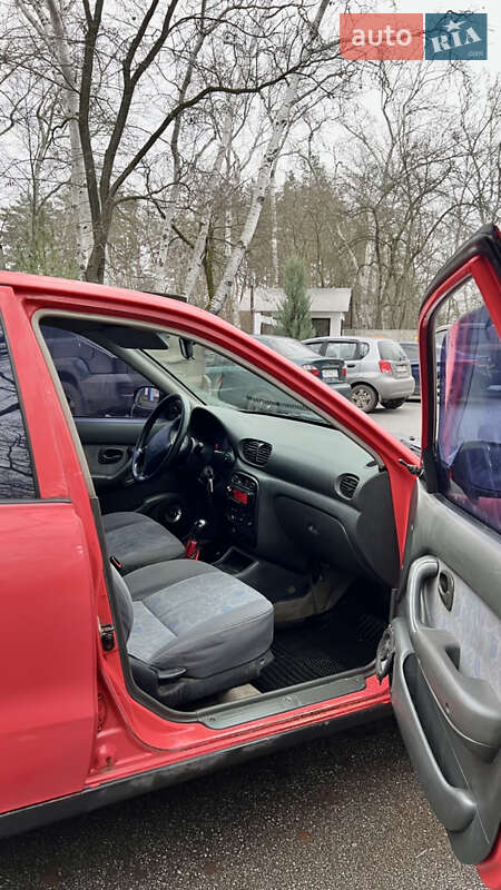 Ліфтбек Hyundai Accent 1995 в Новомосковську фото 10 Ліфтбек Hyundai Accent 1995 в Новомосковську